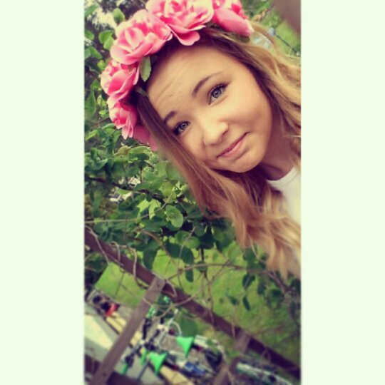 I'm a CRAZYMOFO aka DIRECTIONER Please follow I'll follow back!