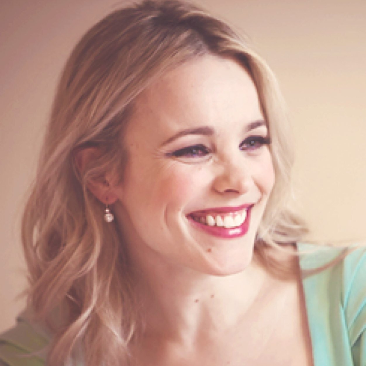 MissDaringOne's profile picture. I moved here for a fresh start and I'm happy to be @SprintingWood's dearest darling. As an FBI agent, my job is really dangerous but I love it. |RP|