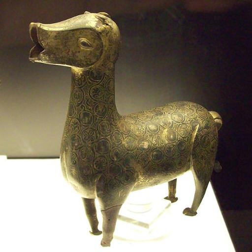 Desde la antiguedad Córdoba ha contado con una importante tradición orfebre, Joyas de Córdoba combina artesanía, diseño y actualidad.