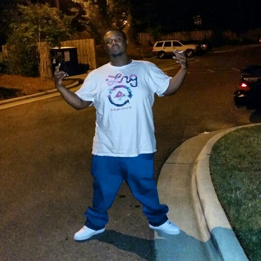 What's good this ya boy beezy follow me I will follow bck fosho!!!!