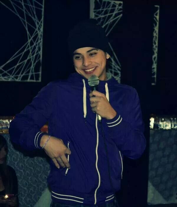 Puedes verlo de 4:30 a 7:00 pm en #Acabatelo por MMTV Contrataciones para cualquier evento al 18-10-00-75  @kike_mayagoitia me respondio un twett♥