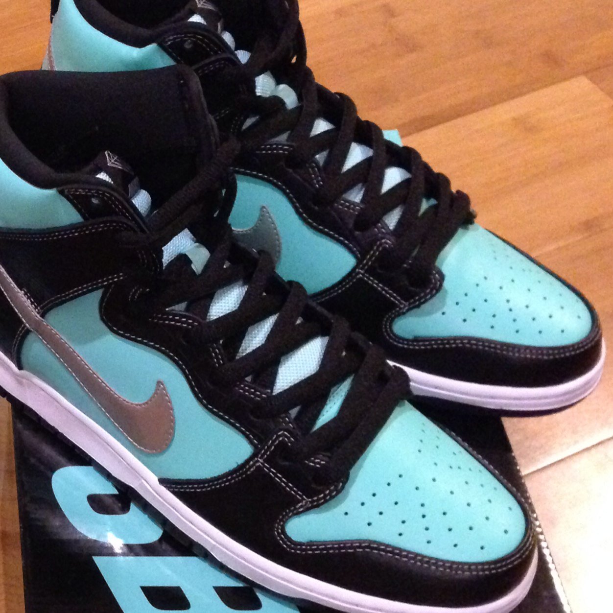 sneaker lover from LA, CA.