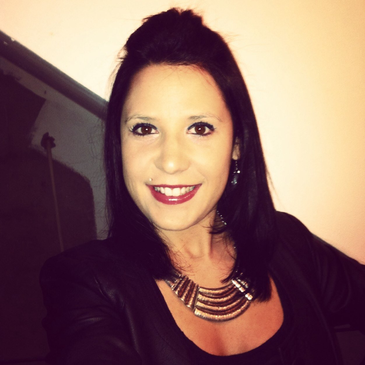 NaaelLusitana's profile picture. #TeamPortugal Instagram : instanaael Fb : Annaelle Pagnan http://t.co/OqA4MsGYDQ http://t.co/4FxWTdr7pJ