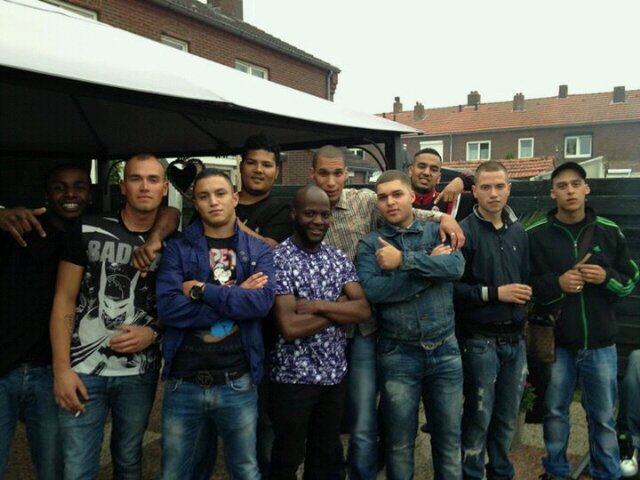 Follow de Mixtape Skeerheid van Bobo & Kara C !! Facebook: Bobo Sowieso