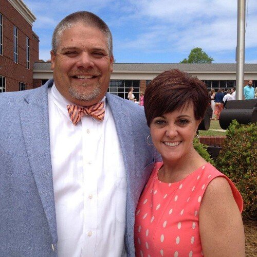 Married my High school sweetheart. Love Jesus, my family, and the PAW.