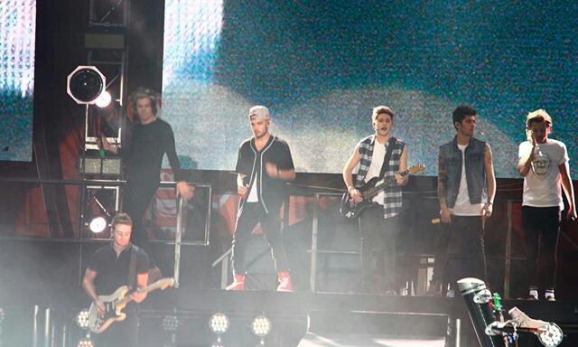 i love ¡ONE DIRECTION !  and idols are the best in the world