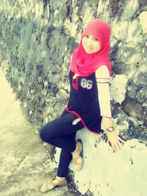 january,01,1995|nias island|perbankan syariah (UMSU)| Live the parents with attention, affection, said that the best language and attitude.