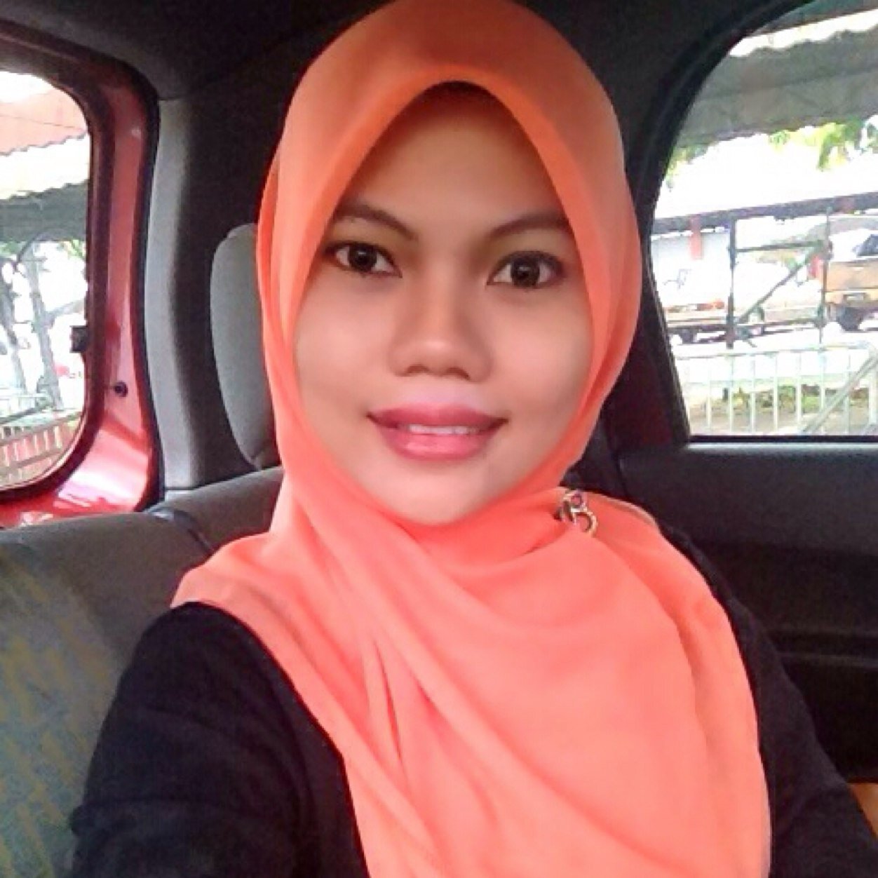 : : FOLLOW me ok. Thankyou :)