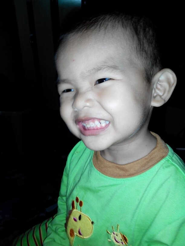 husni477's profile picture. 