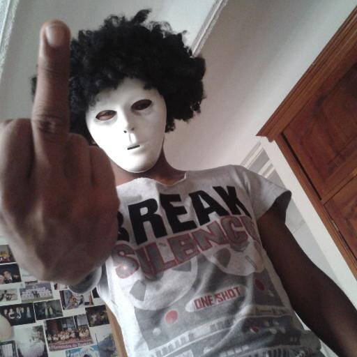 TeddyPicka's profile picture. Delirio de escritor y compositor. Melomano, nómada sin rumbo. Brindo esperanzas pero no las siento. Sírvase como pueda.