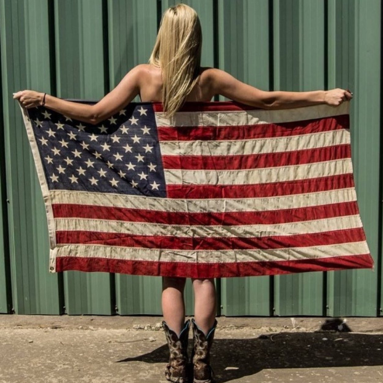 Ill probably say what you wont. Guns, horses, Huntress. Barrel racer. I like tattoos. And big mother fuckin trucks. Indiana. BG nation