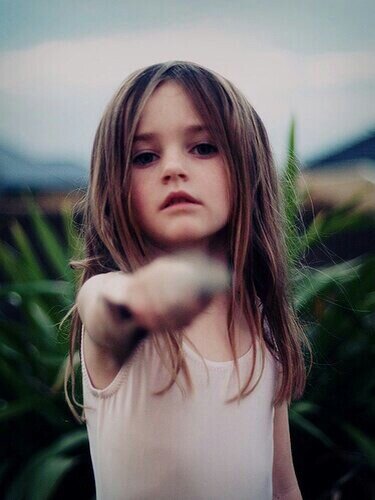 GraceHoult's profile picture. Hi I'm Grace and I'm 3 my Mommy is @LucyHoult and my Daddy is @Perseus_J_01