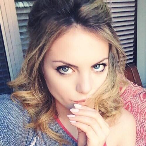 Twitter: @LizGillies • YT: lizgilliesofficial • Insta: @lizgillz • ask.fm: EGillies • Tumblr: eegillz • Keek: lggillies; For updates, follow @LizGOnline.