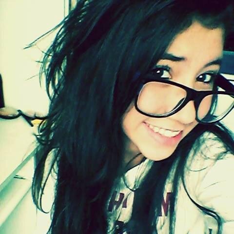 '' Aquela menina pequena do ciumes tão grande, da tristeza tão amarga e do seu Beijo tão doce.''