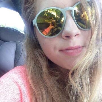 live on the web and love o2l, 5sos and more instagram:@Elisabeth2014__  tumblr: grudgevougexx