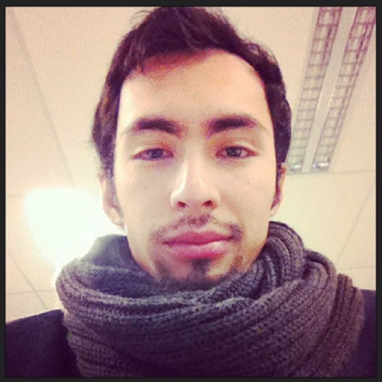 sebawolf's profile picture. Sebastian Castle, el jovencito d las pelis pasado a best friend. (8)Fruta y té(8) Traigo lo que gané en la lucha, lo que perdí lo deje atrás.