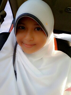 dewi_jpr's profile picture. I love allah,ortu,familly and frends