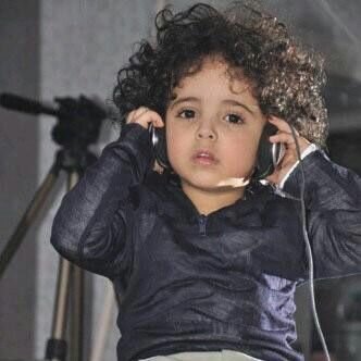 عمري9 احب الكرتون