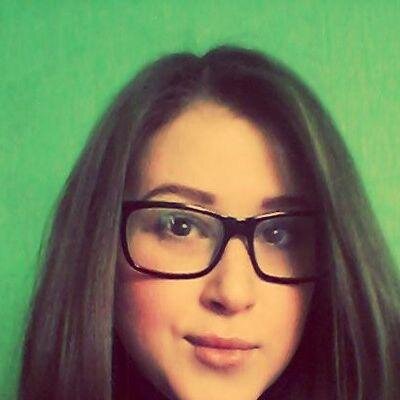 Такая. Хочу жить просто. Нравится обговаривать интересные новости. По жизни я очень коммуникабельная.