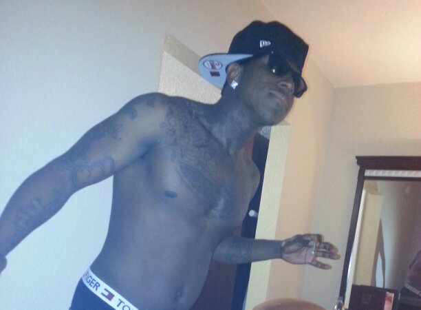 Eazy Mo. is the name
bloodhound brim is the gang
respect is why I bang
but im a man 1st
and a warrior since birth
IG: MRHIGHROLLA
