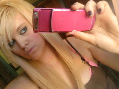 KirstiiMichelle's profile picture. 