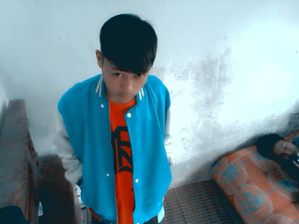 ricky_dorks's profile picture. Hei, follow me. Follback? Just mention.