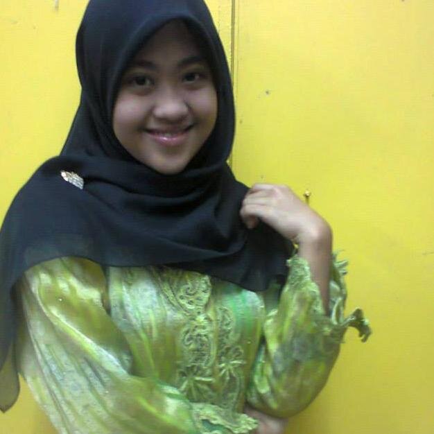 Assalamualaikum warga twitt . my name izaty, 18 ,kolej vokasional arau . HAK ENCIK MISAI _