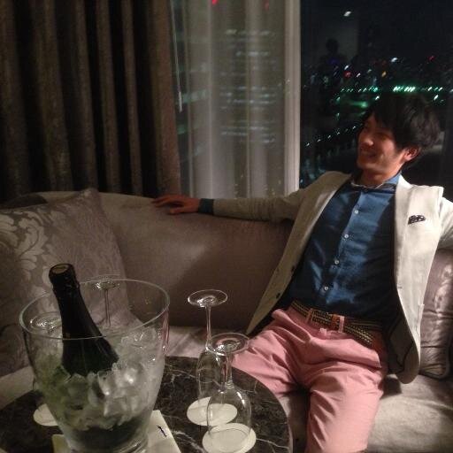 28歳。神戸出身、東京在住。 好きな食べ物→甘いもの、 好きな歌手→Mrchildren、 趣味→知らない街を散歩。読書、音楽・映画鑑賞。 27歳で独立し、現在六本木ヒルズにてビジネスをしております。 安全無難な人生もありですが、チャレンジし続ける人生の方が好きです。 長生きする坂本龍馬を目指します☆