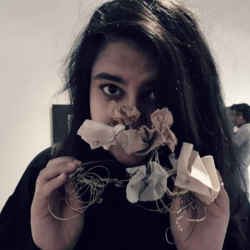 DIRECTIONER AND ONE2FIVER. im a 17 year old GIRL. Love Music, Acting and painting,writter, anything you want to know just ask ill answer :) be polite. PLEASE