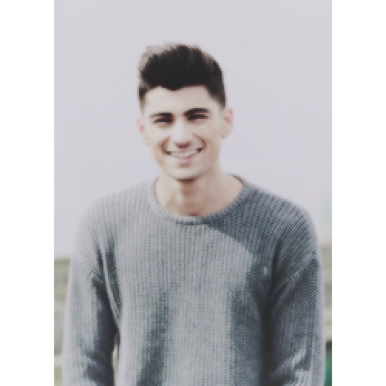 Please follow my main account @tenaciousmalik :) im trying to reach a goal! i also follow back! tysm ily xx