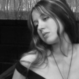 BelenVivas26's profile picture. Bisexual / play guitar / draw / straight edge / paramore lll / general ghost / music / HxC / sk8 / friends / nirvana / Twenty One Pilots / Tegan & Sara / CD's