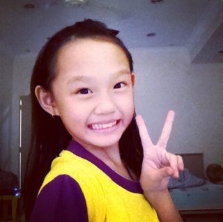 Hi people! I am Jade! Please follow my other acount(@fuijade) THANKS ANYWAY! Follow my sister (@June Loo) too! You can also follow me at instagram (@thefuijade)