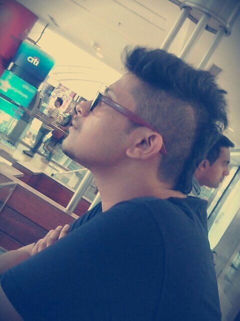 sankarshanlodh's profile picture. artholic intovertozoic creativenatezo