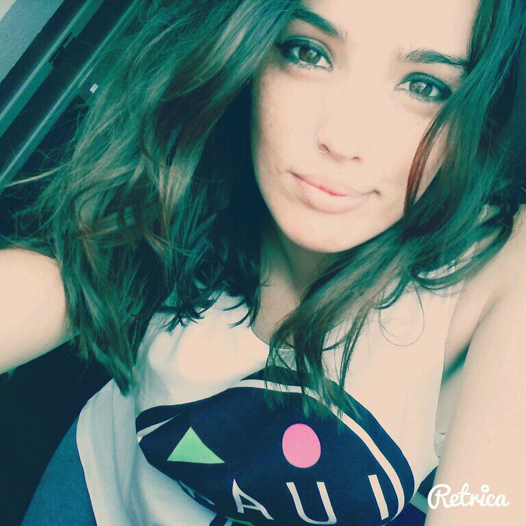 Soy de melilla, naci el 04/05/93.. mi instagram: makiiiti, Facebook: maca guerrero