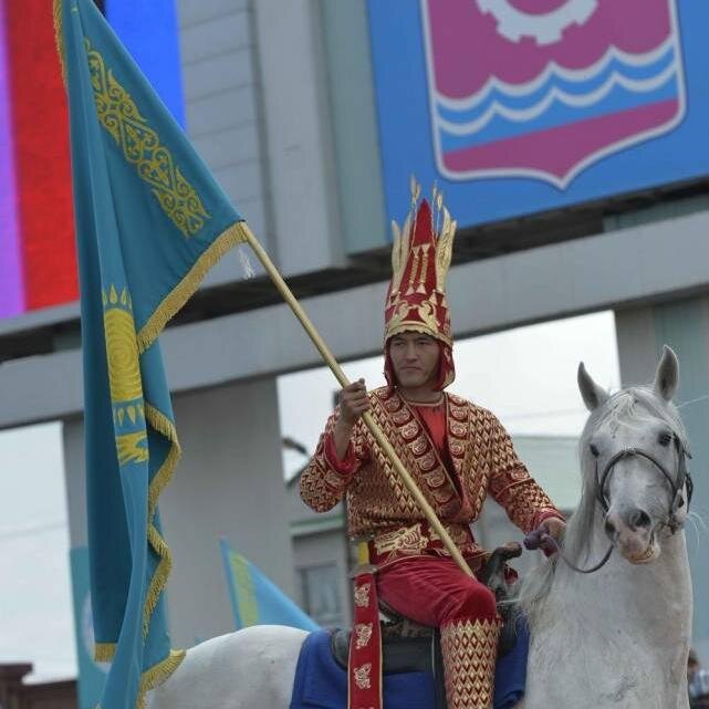 My name's Paul Bartlett and I had an accident and woke up in Almaty. Am I mad, in a coma or back in time? Whatever happened, it's like I'm on a different planet