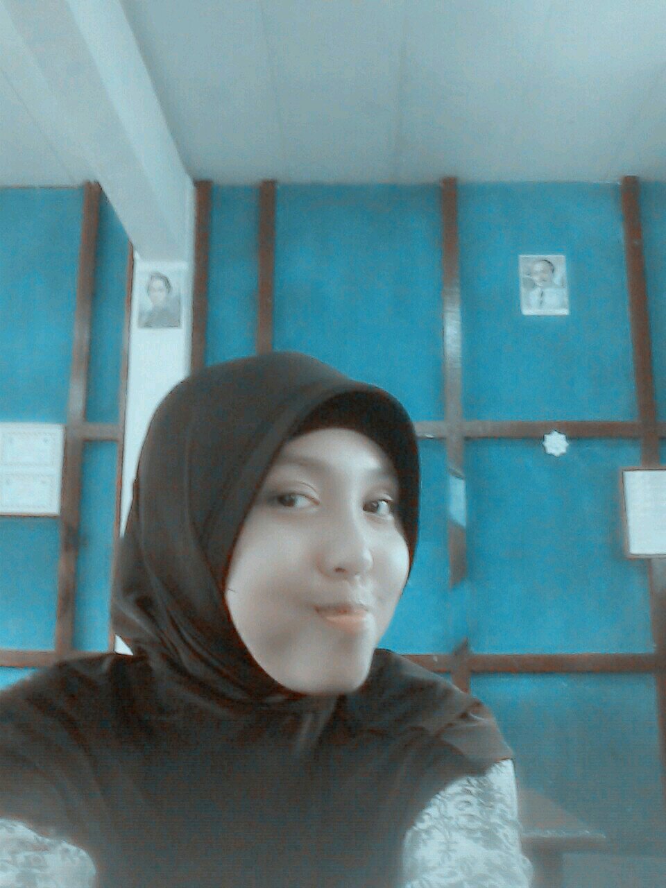 SMA Muhammadiyah 1Ketapang kalbar g' XD | cwek Aries| 10April 1998 | anak prtama dari 2 bersaudara| asal kota pekanbaru