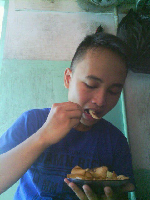 ZzZailani's profile picture. 