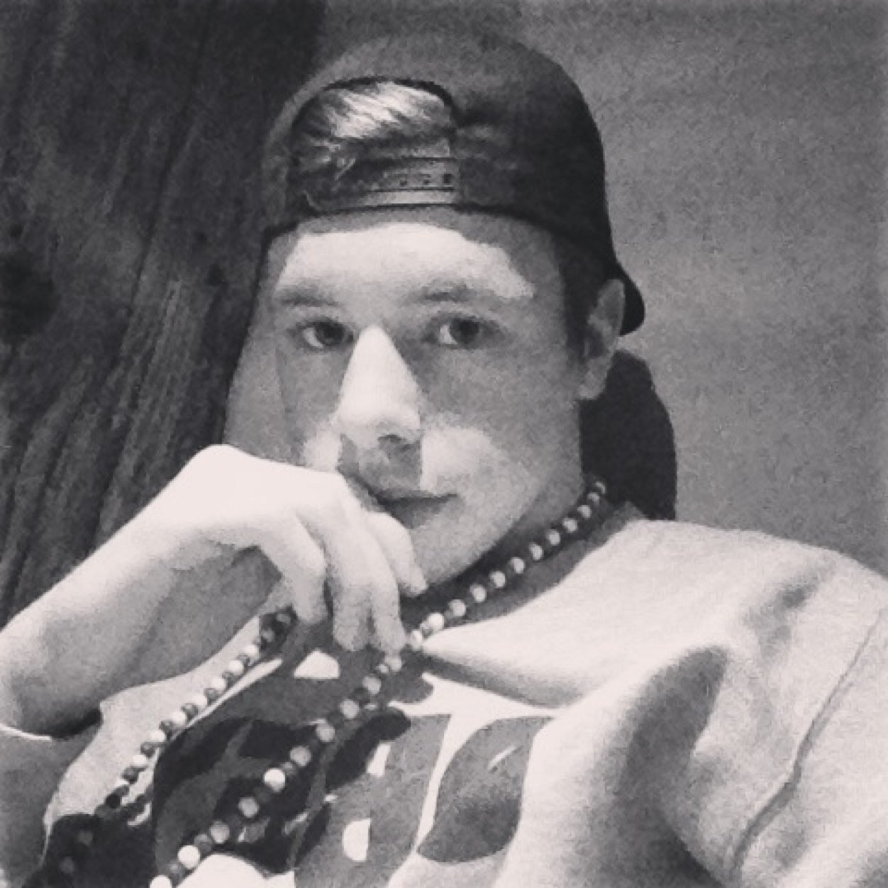 14-12-13 ❤️ Emma. Cod, Feeder My fav rappers, hopsin,logic,hi rez,dizzy wright Love to spit some raw shit Instagram: Obeeeyy (ifollow and like back)