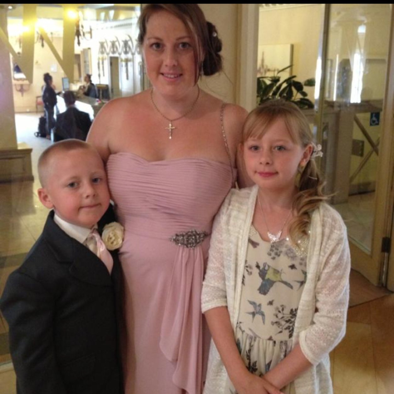 I am a loving mum to my 2 beautiful children