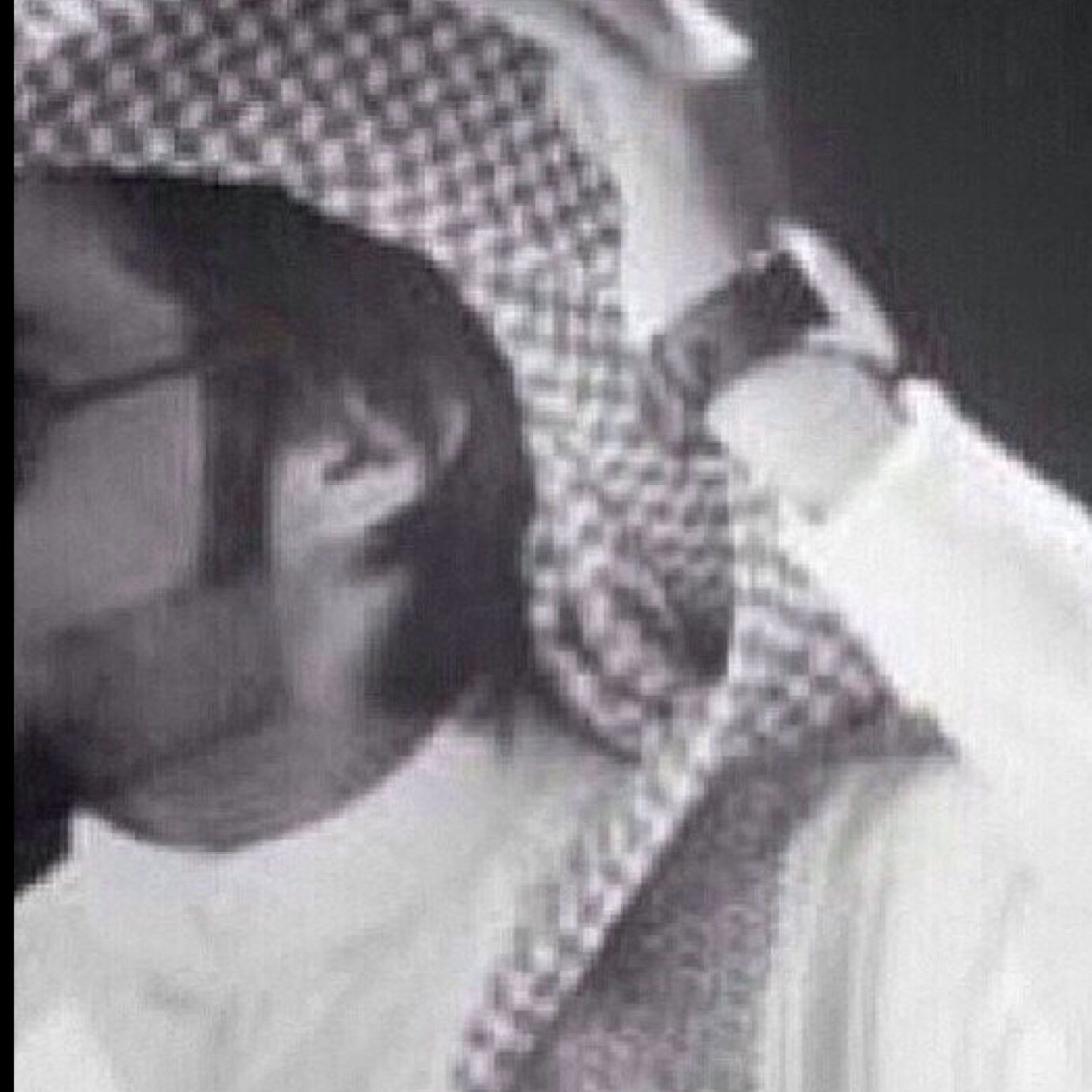 متذوق لشعر insta:a7madal3aysh