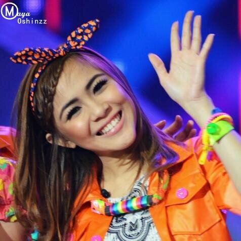 @mi_ChristyChiBi and @cherrybelleindo || Jesus Christ || Smile though your heart is aching. So face this world with smile || follow my bubbly :: claudini :p
