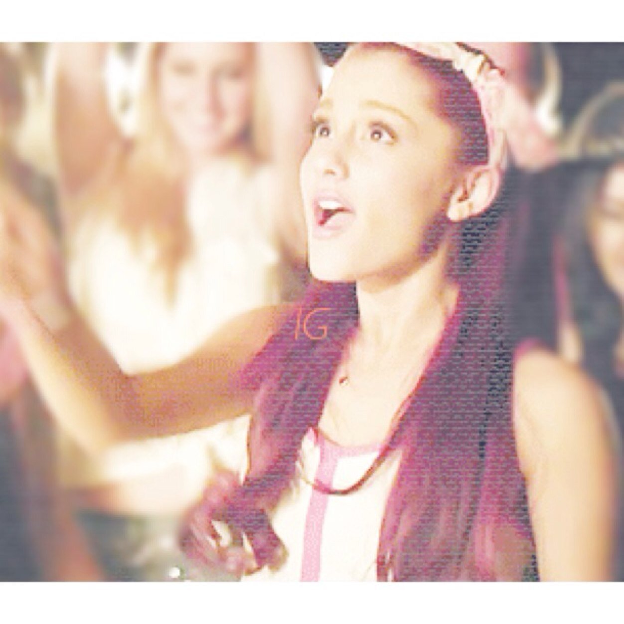 follow @Arianaster