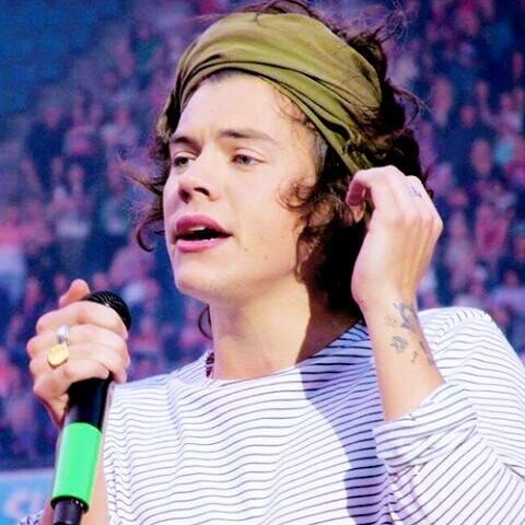 ღ merna mrmr ღ Never stop dreaming because dreams can turn into reality. Music is the answer ! ♬♪♥ #Directioner