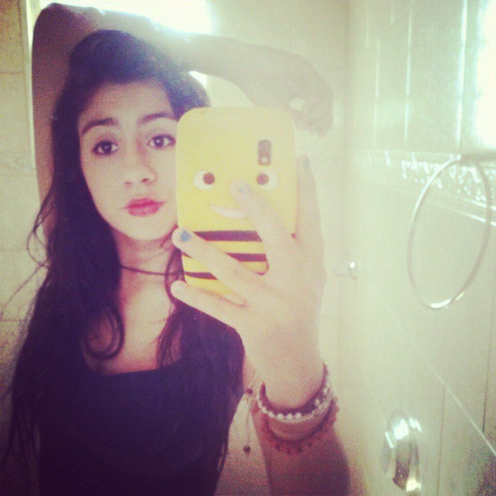 mais se tiver que me deixar vai deixando devagar deixa eu me acostumar com a sua ausência ♡♡