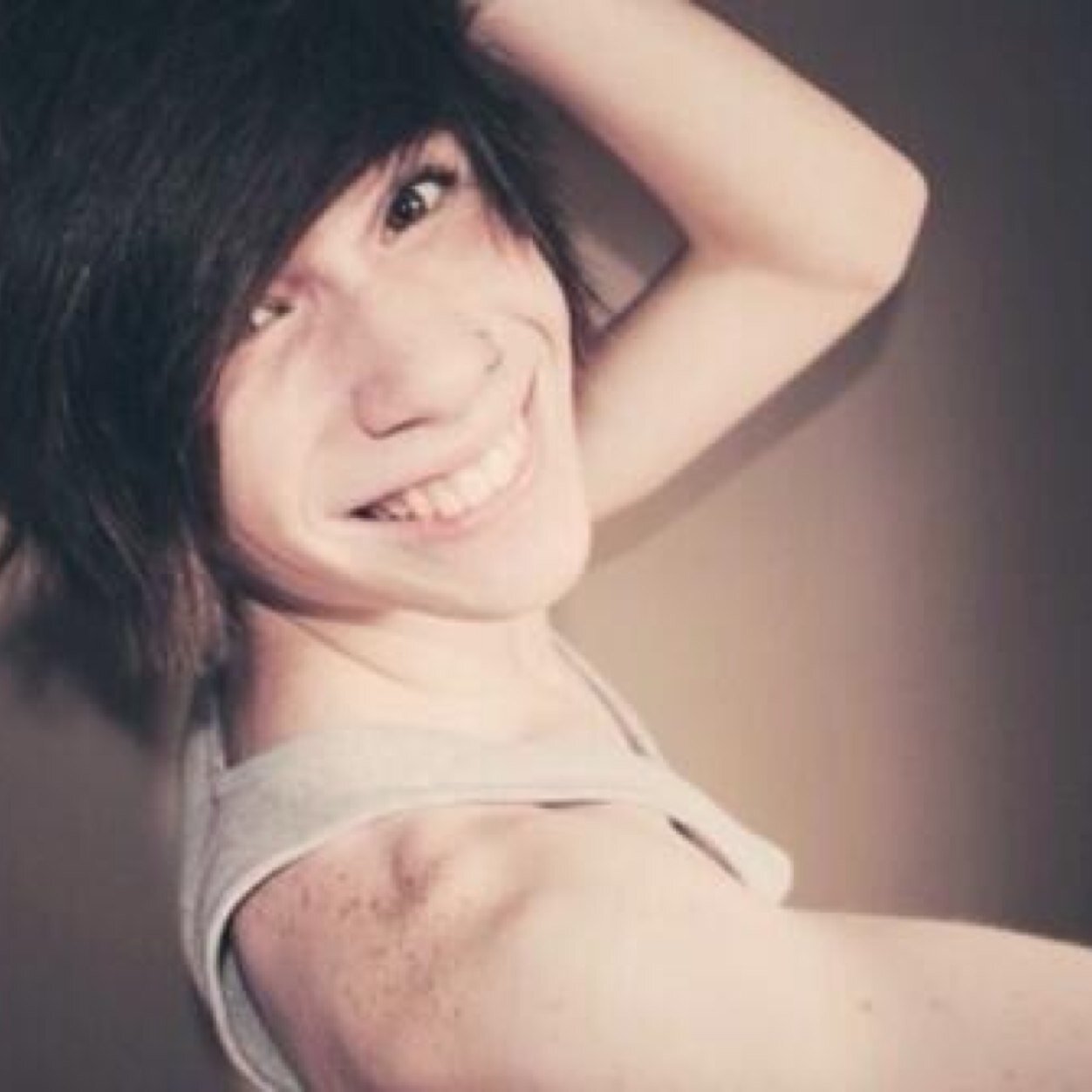 •Shane•Shy•Single• 17•nothing special about me, im nothing•