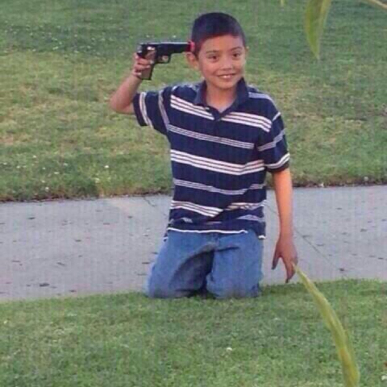 TrickShotDust's profile picture. Niggas on twitter be all over cancers dick