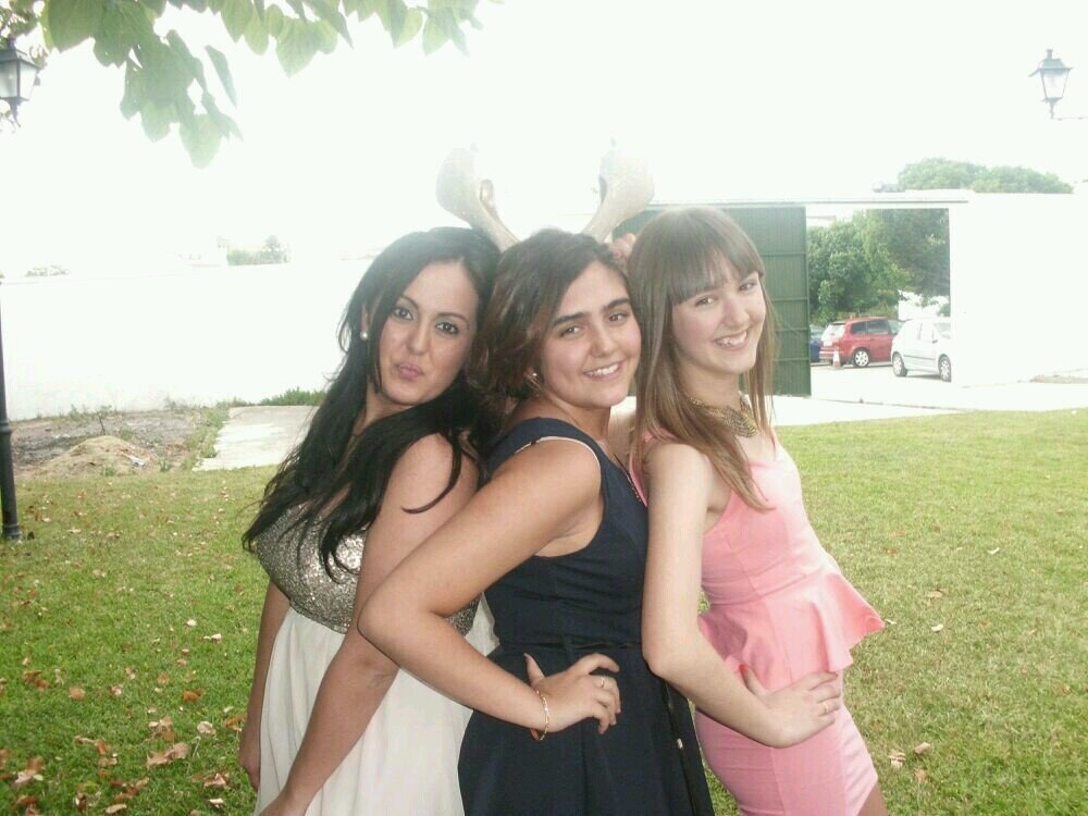 Dando guerra desde el 17~2~2001. Poniendo una sonrisa a todas aquellas caras que no me quieran ver con ella♥