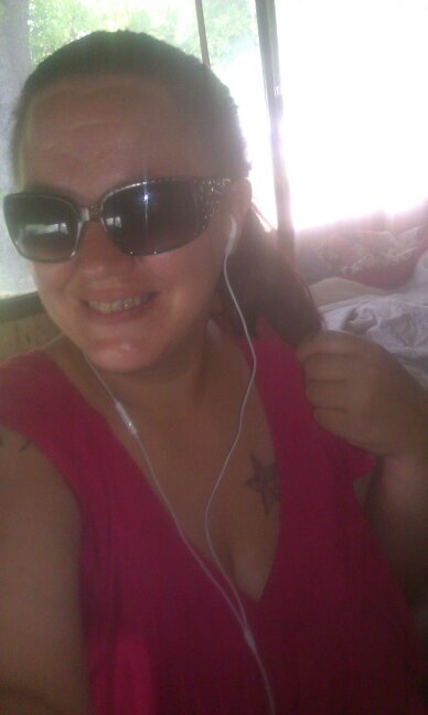 I am a bisexual female that is honest and looking for friends #polyamory #drugfamily #stonerbabe #Leo