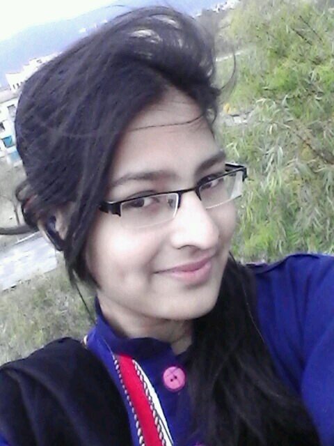oh wah g ap idr? bs ab aik kam kr dein. ye follow ka button blue kr dein...cuz i just laaavvv blue colour :P