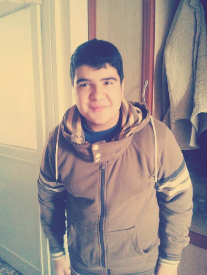 Olmadı Bir Sigara Yakar ;
Profiline Gireriz .